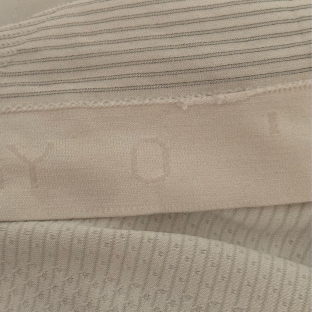 Lululemon Swiftly Tech 2.0 Waist Length in White - Picture 4 of 5